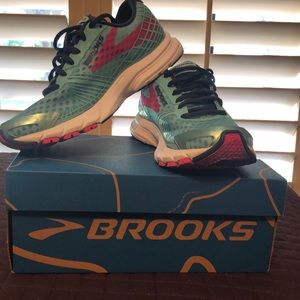Brooks Launch 3 Tennis shoes
